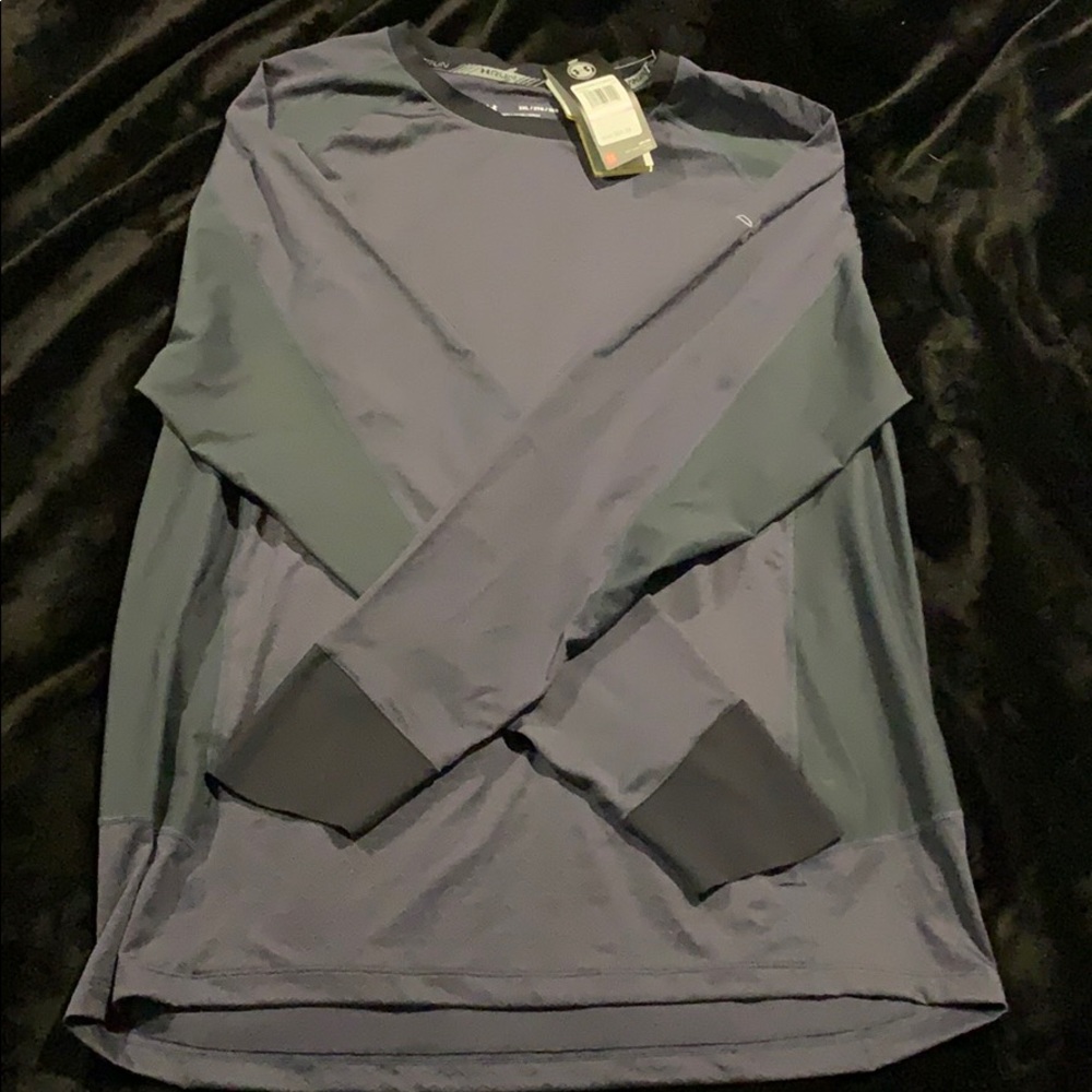 Gray and black 2XL under armor dry fit long sleeve